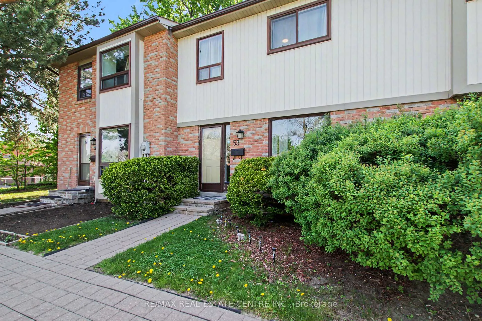 Photo 3 of Unit 53, 53 McMullen Crescent, Brampton, Central Park — HOMEH