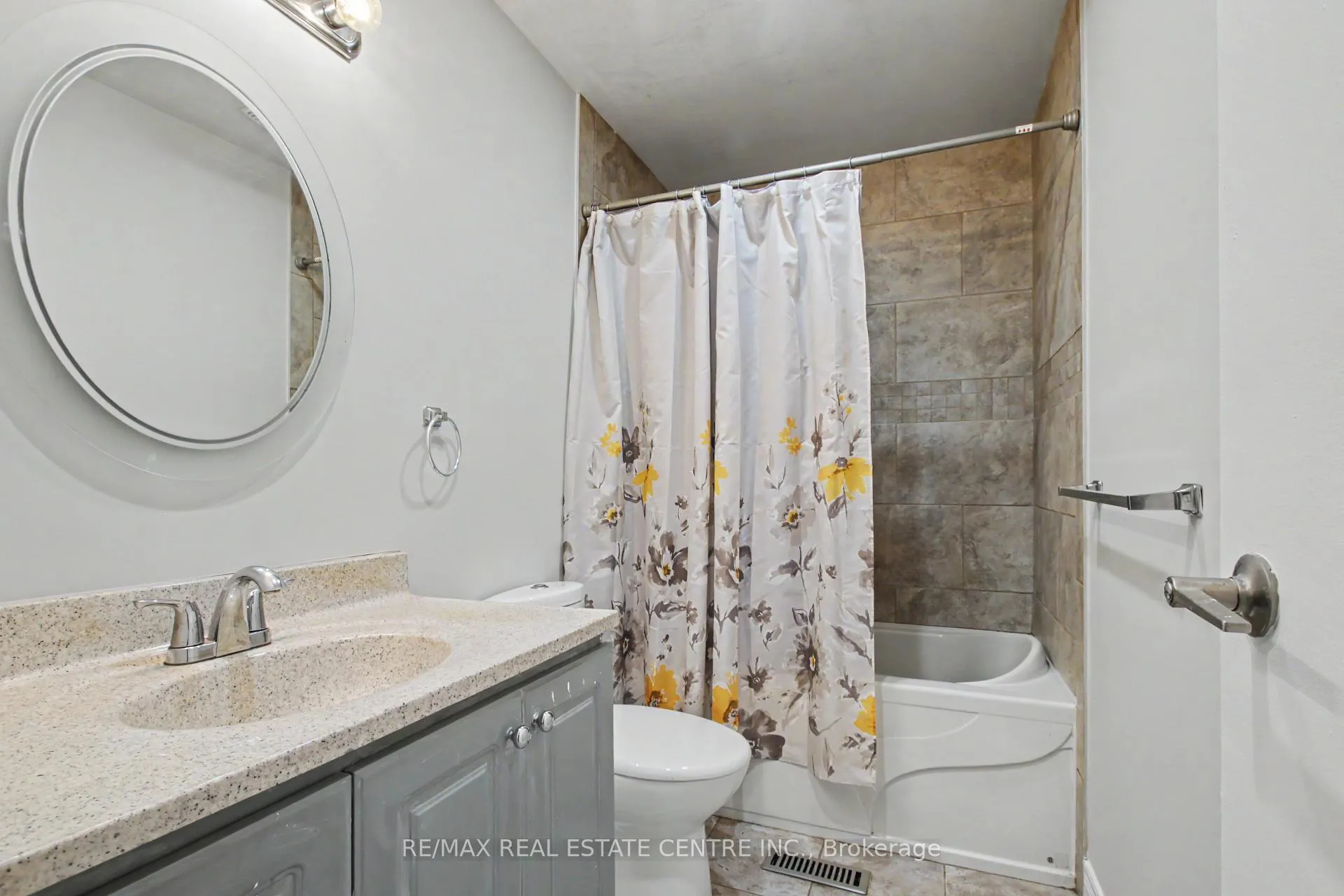 Photo 16 of Unit 53, 53 McMullen Crescent, Brampton, Central Park — HOMEH