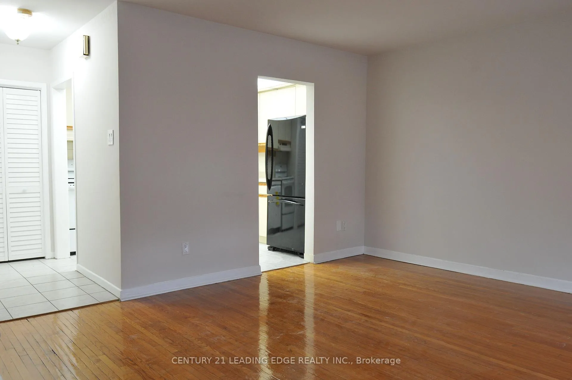 Photo 5 of Unit A, 1013 Pape Avenue, Toronto, Danforth Village-East York — HOMEH