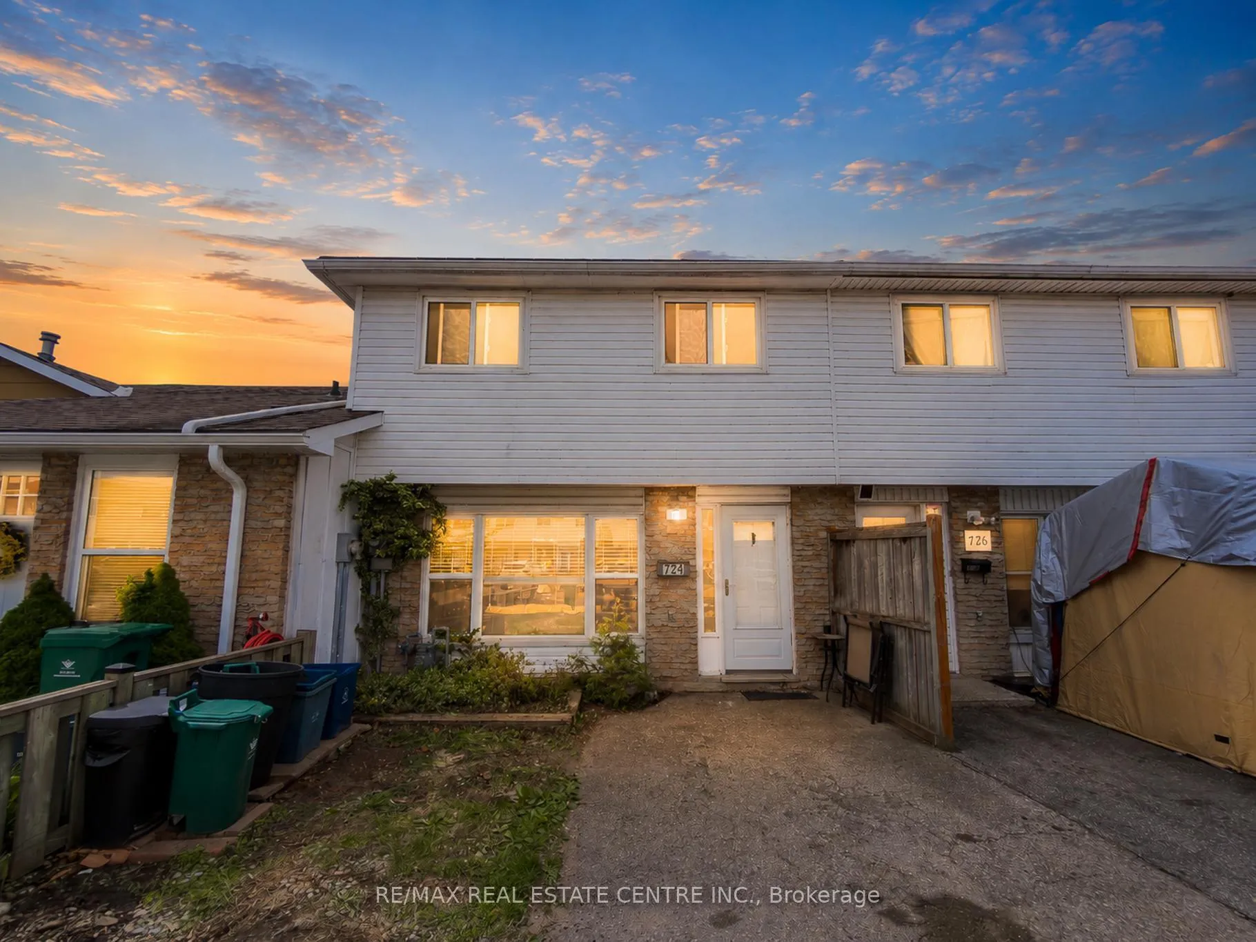 Photo 1 of 724 Parkview Crescent, Cambridge — HOMEH
