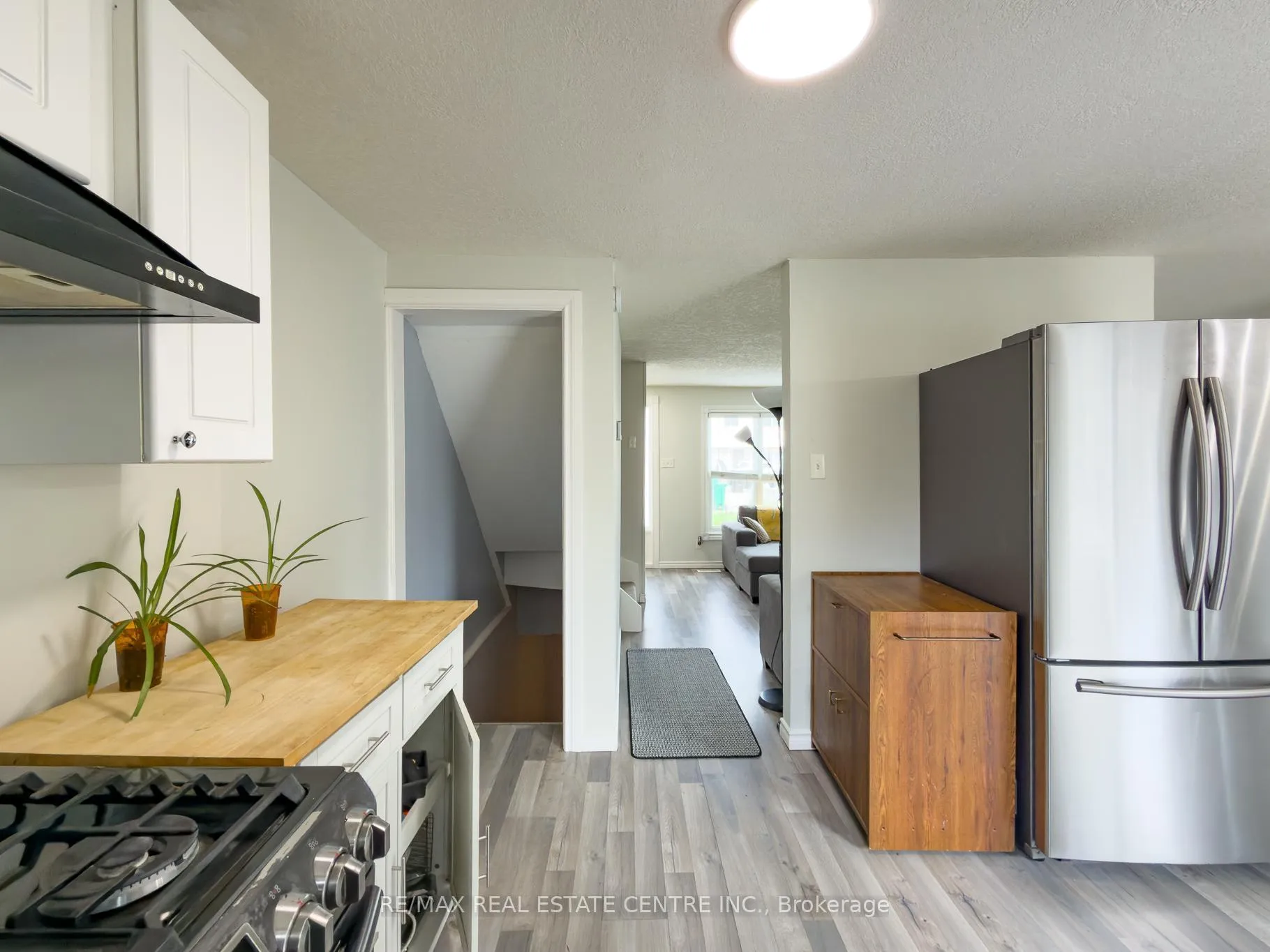 Photo 11 of 724 Parkview Crescent, Cambridge — HOMEH