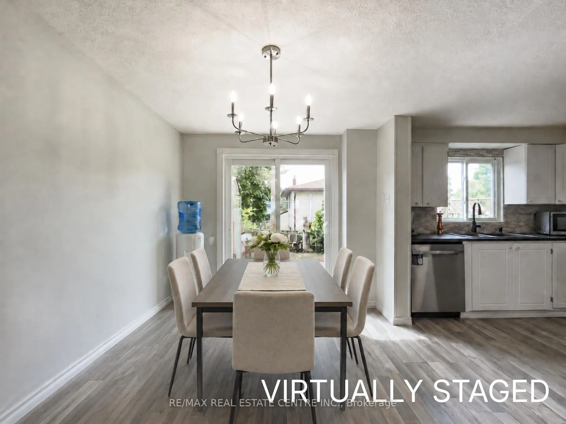 Photo 13 of 724 Parkview Crescent, Cambridge — HOMEH