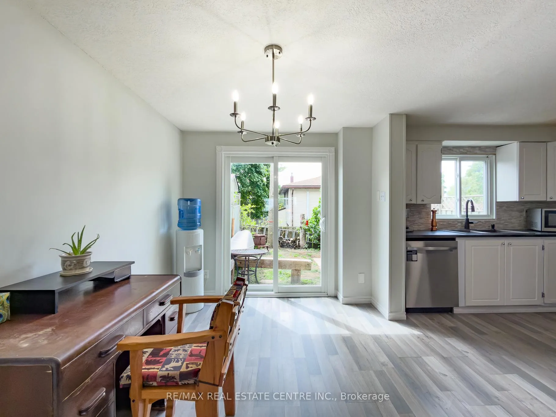 Photo 15 of 724 Parkview Crescent, Cambridge — HOMEH