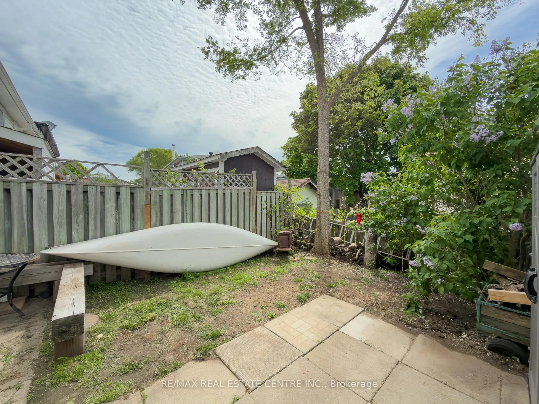 Photo 35 of 724 Parkview Crescent, Cambridge — HOMEH