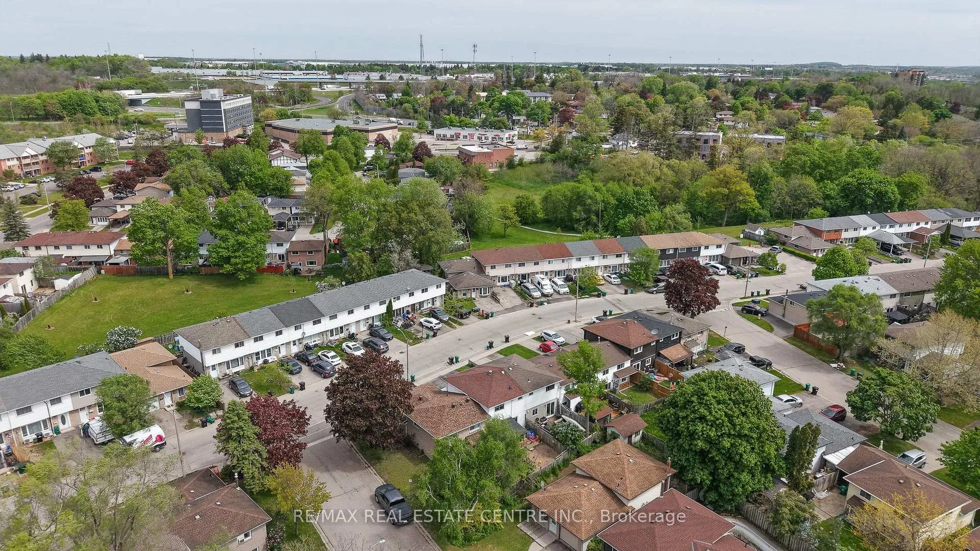 Photo 36 of 724 Parkview Crescent, Cambridge — HOMEH