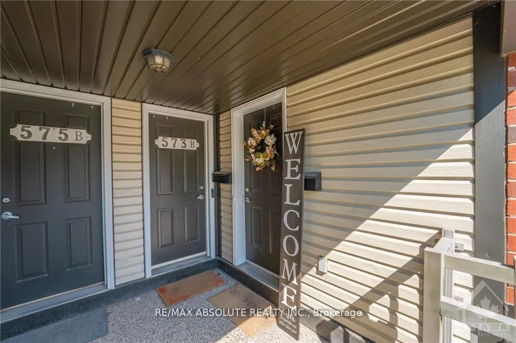 Photo 2 of Unit A, 573 Chapman Mills Drive, Ottawa, Barrhaven - Strandherd — HOMEH