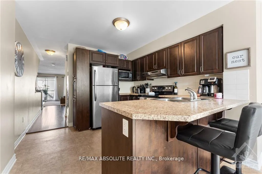 Photo 3 of Unit A, 573 Chapman Mills Drive, Ottawa, Barrhaven - Strandherd — HOMEH