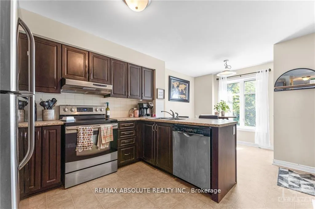 Photo 5 of Unit A, 573 Chapman Mills Drive, Ottawa, Barrhaven - Strandherd — HOMEH