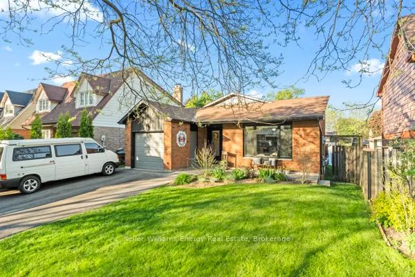 Photo 3 of 33 Renfield Crescent, Whitby, Lynde Creek — HOMEH