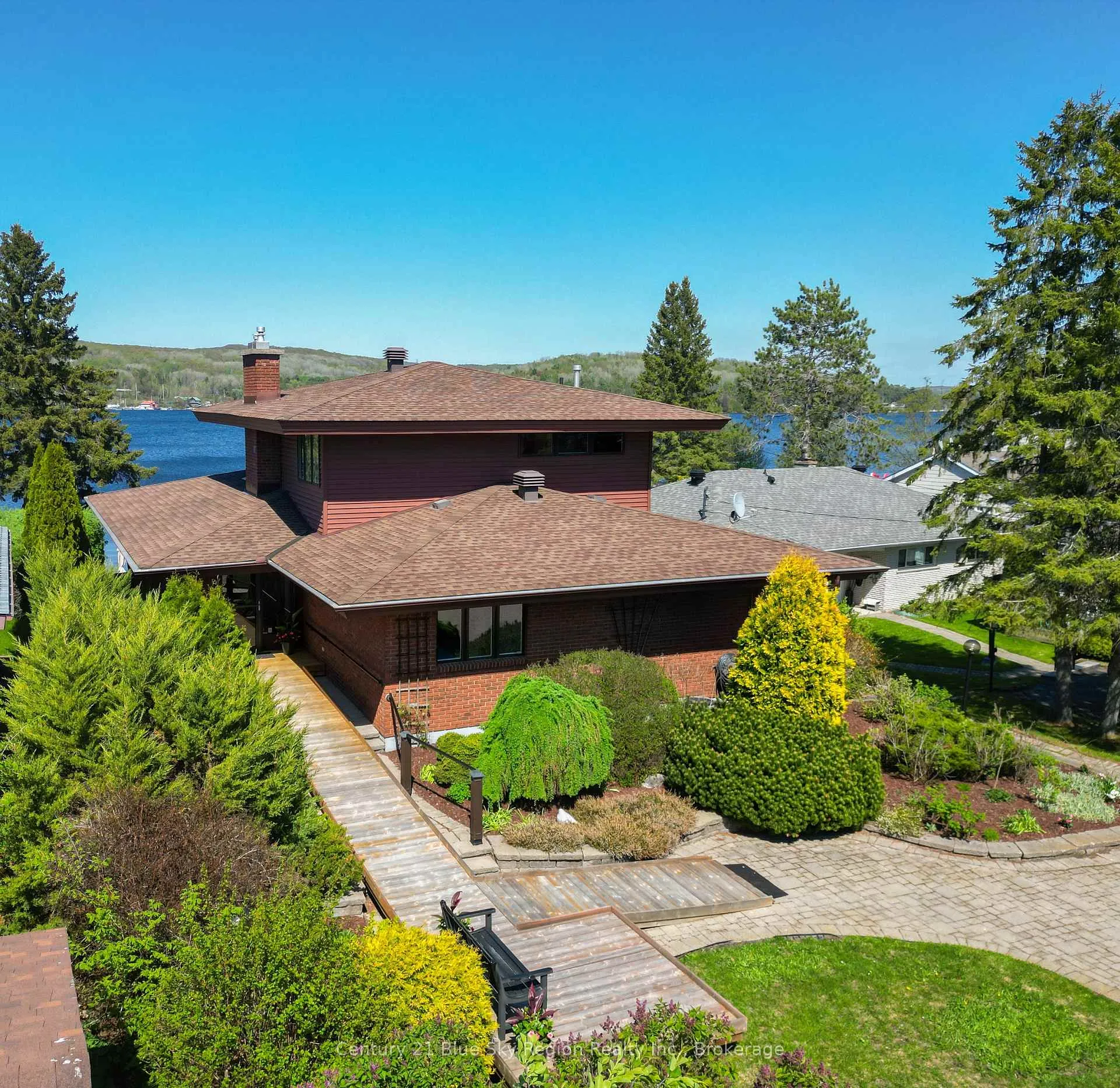 Photo 3 of 204 Lakeside Drive, North Bay, Birchaven — HOMEH
