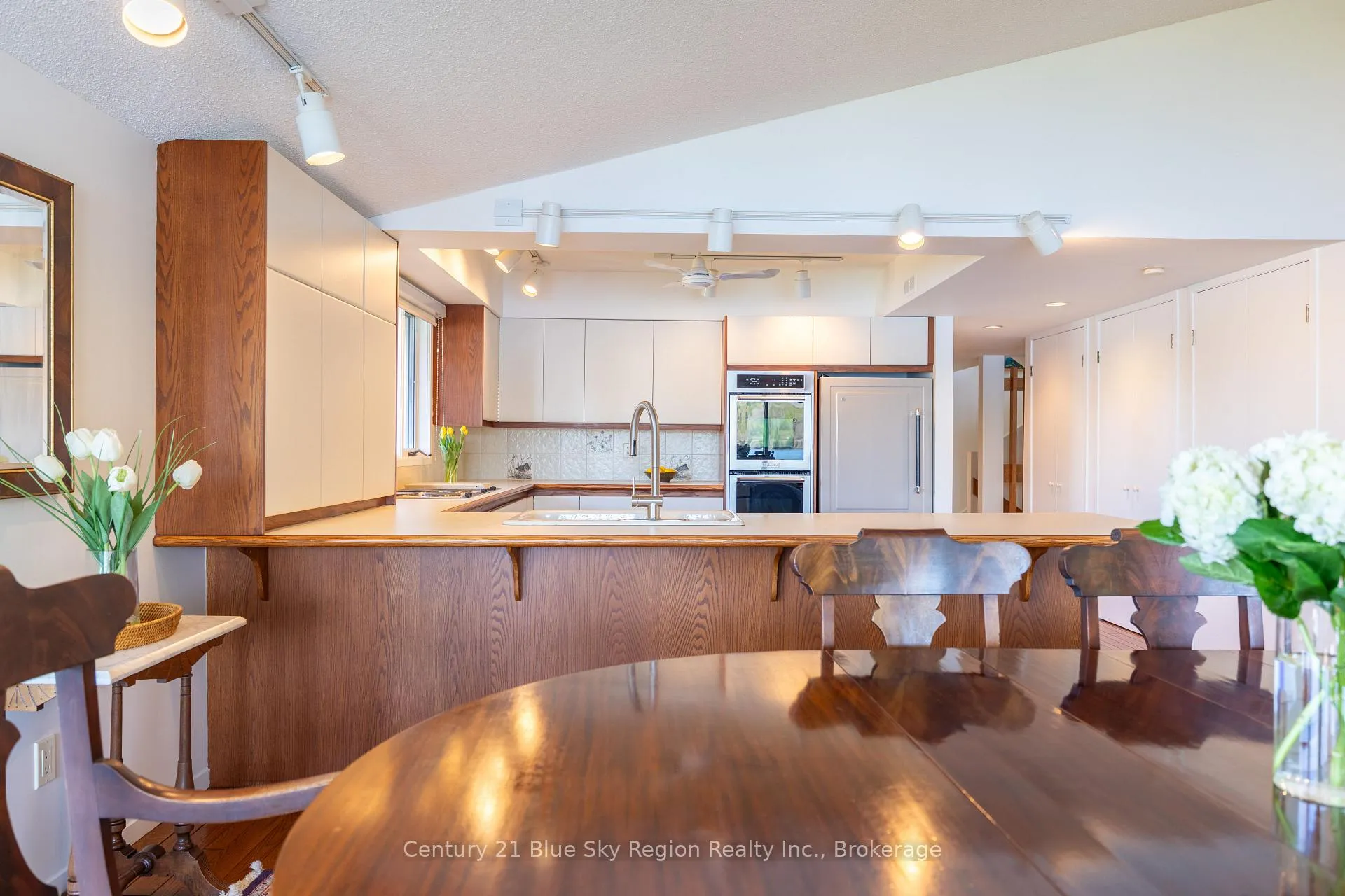 Photo 16 of 204 Lakeside Drive, North Bay, Birchaven — HOMEH