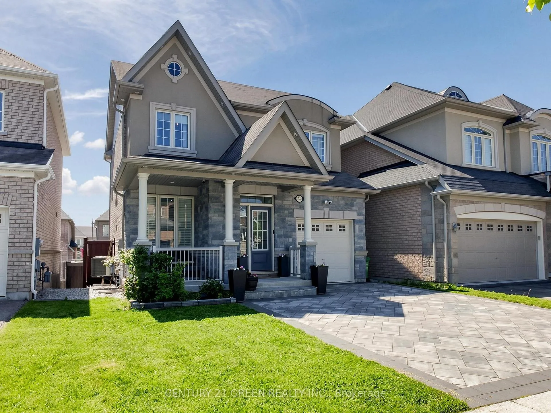Photo 3 of 35 Twin Falls Road, Brampton, Bram West — HOMEH
