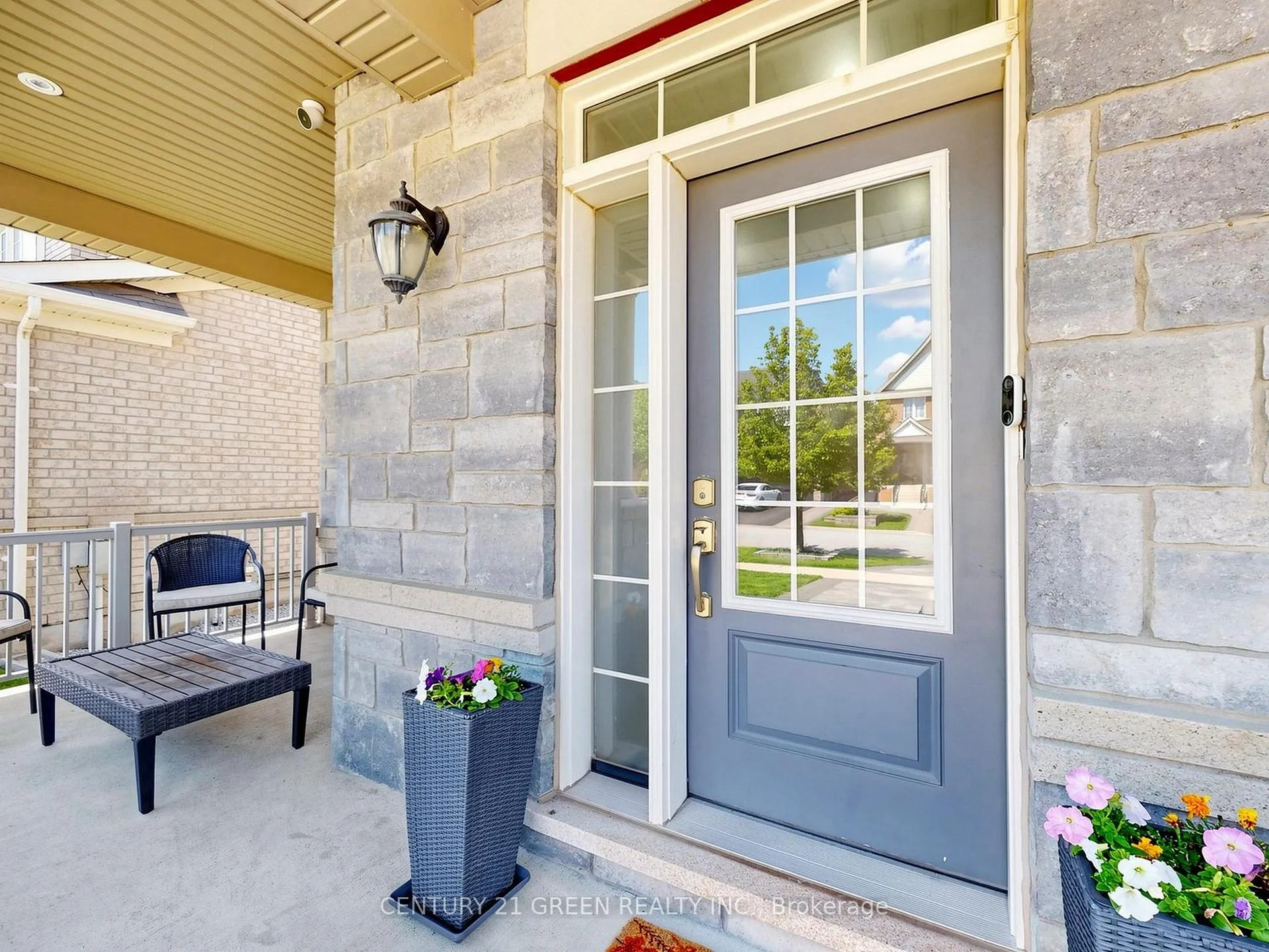 Photo 4 of 35 Twin Falls Road, Brampton, Bram West — HOMEH