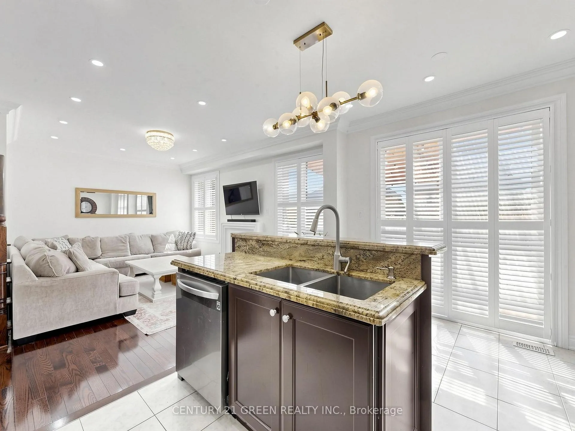 Photo 11 of 35 Twin Falls Road, Brampton, Bram West — HOMEH