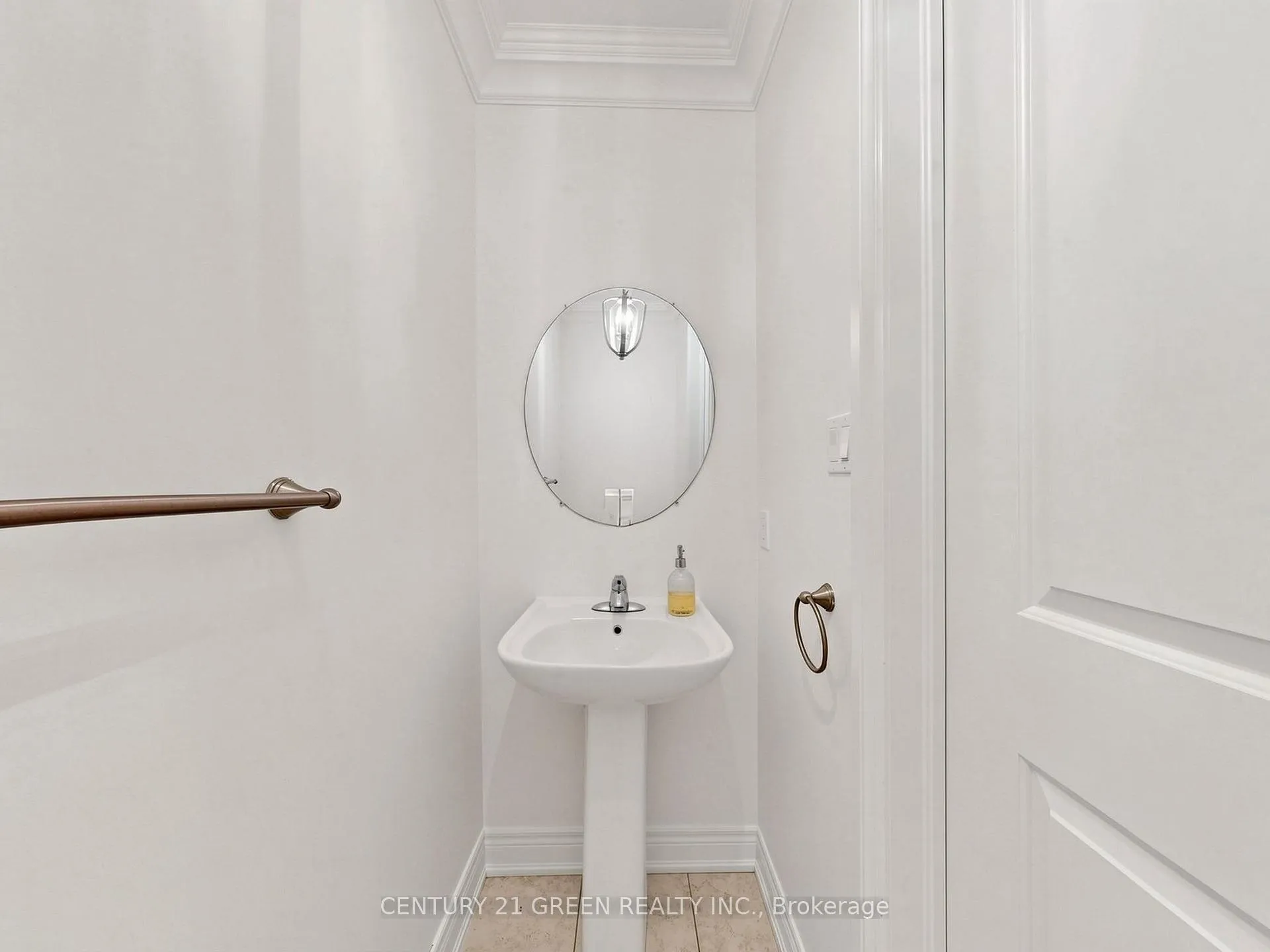 Photo 15 of 35 Twin Falls Road, Brampton, Bram West — HOMEH