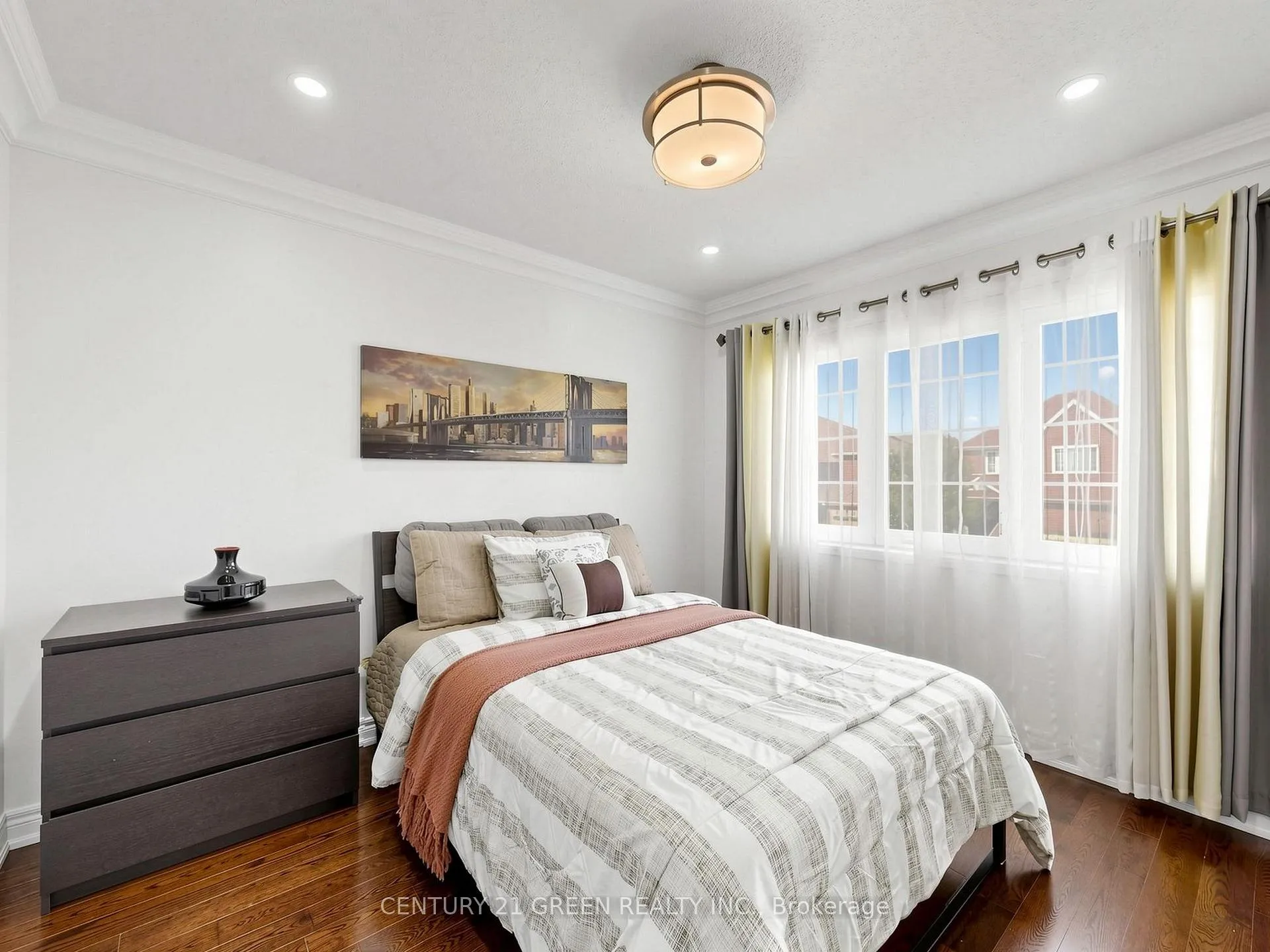 Photo 24 of 35 Twin Falls Road, Brampton, Bram West — HOMEH