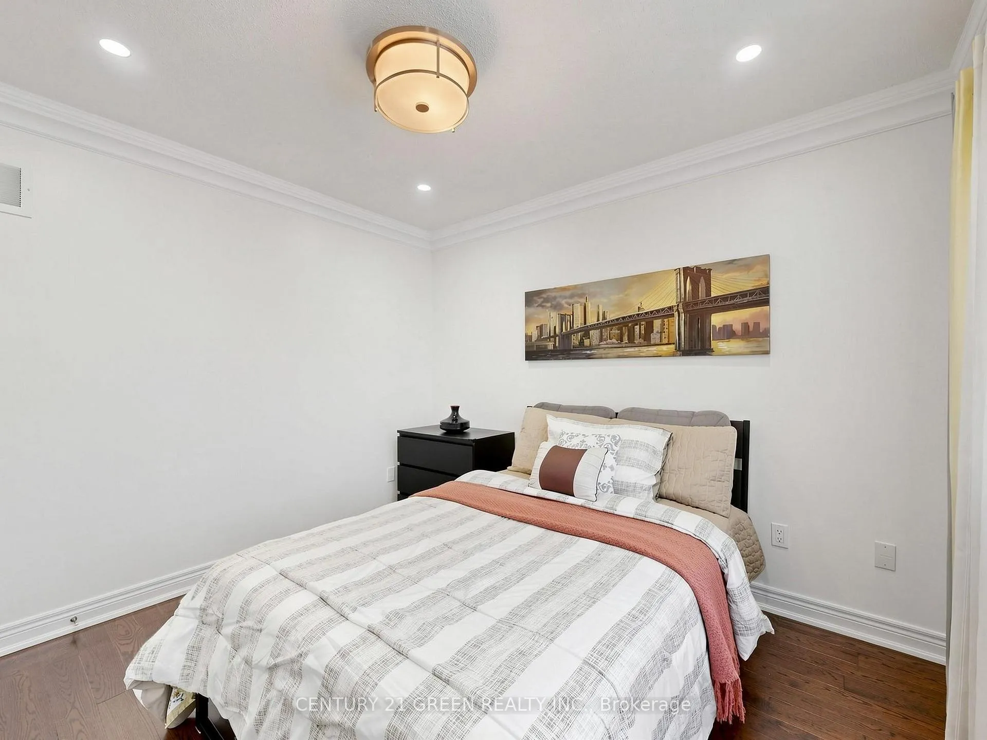 Photo 25 of 35 Twin Falls Road, Brampton, Bram West — HOMEH