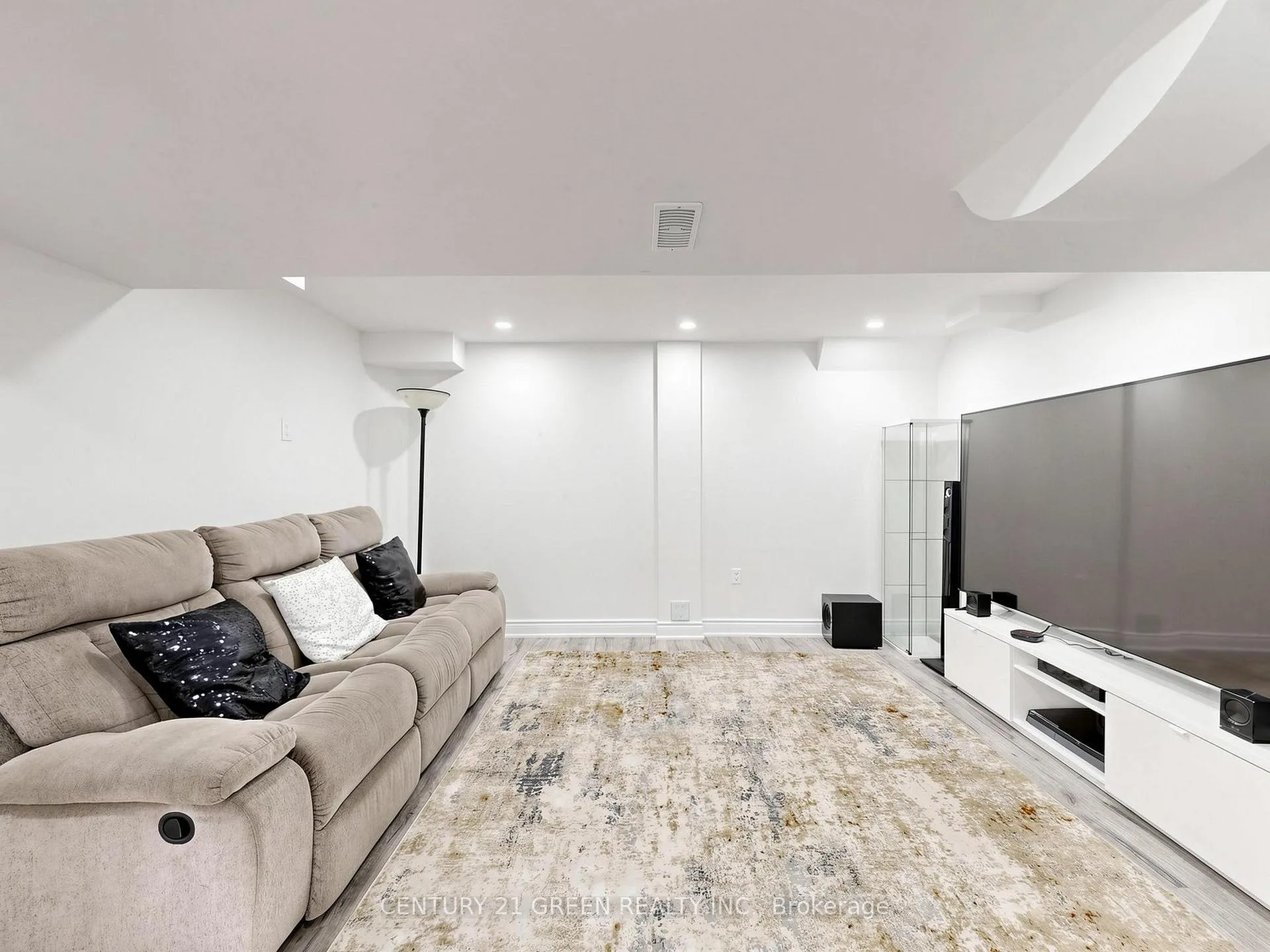 Photo 30 of 35 Twin Falls Road, Brampton, Bram West — HOMEH