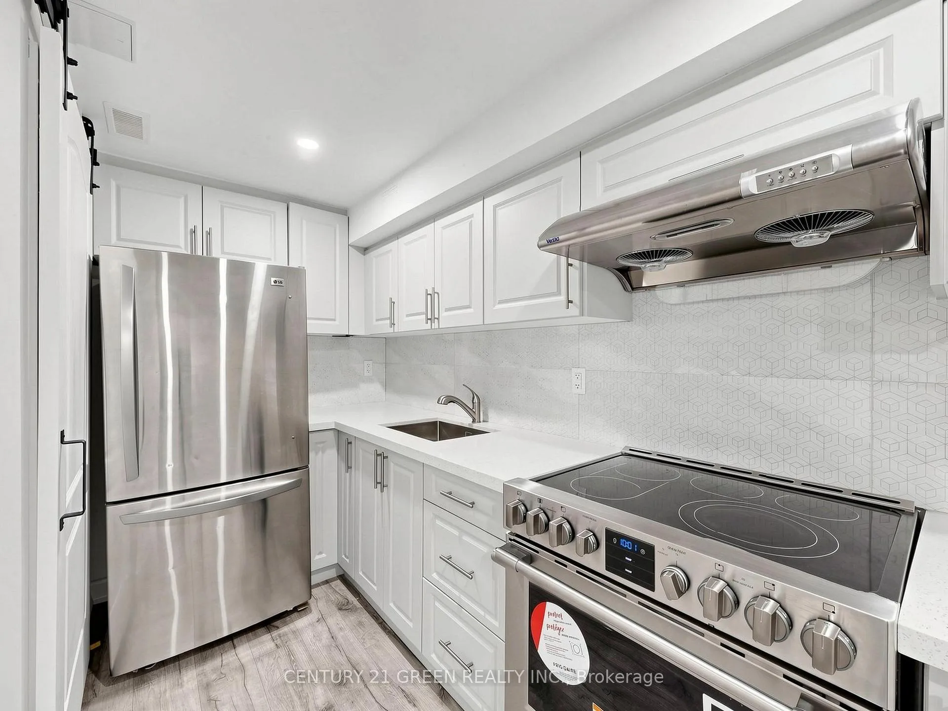 Photo 32 of 35 Twin Falls Road, Brampton, Bram West — HOMEH