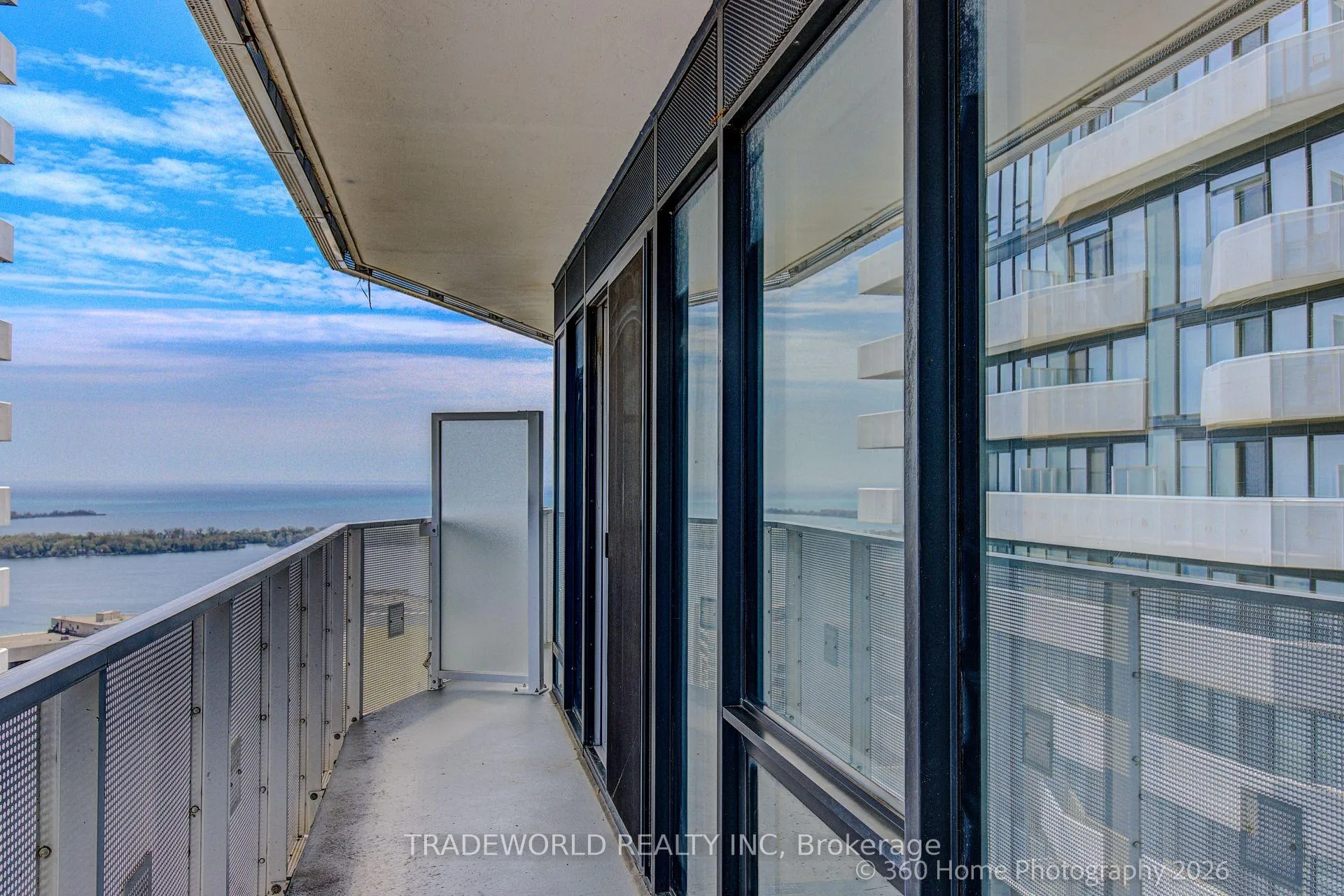 Photo 4 of Unit 4706, 100 Harbour Street, Toronto, Waterfront Communities — HOMEH