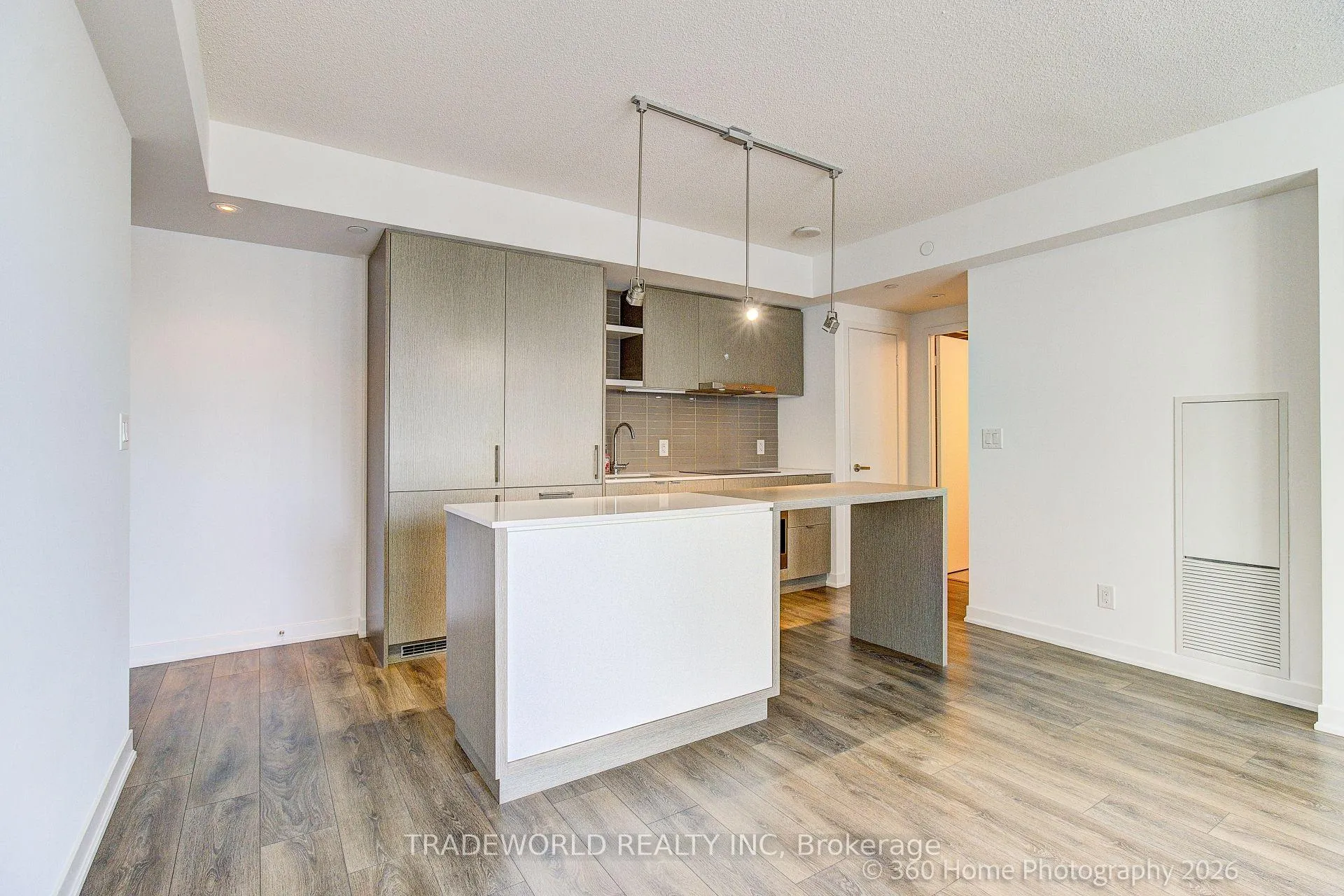 Photo 7 of Unit 4706, 100 Harbour Street, Toronto, Waterfront Communities — HOMEH