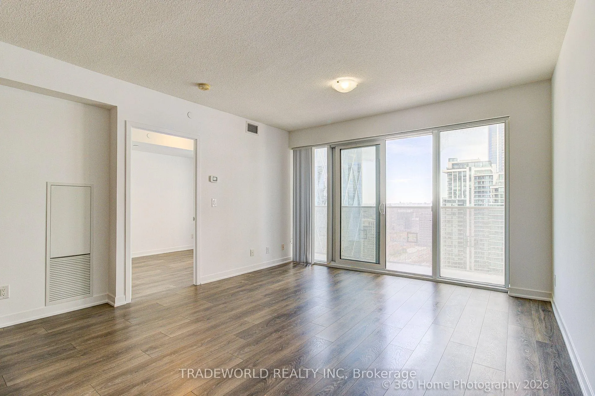 Photo 8 of Unit 4706, 100 Harbour Street, Toronto, Waterfront Communities — HOMEH