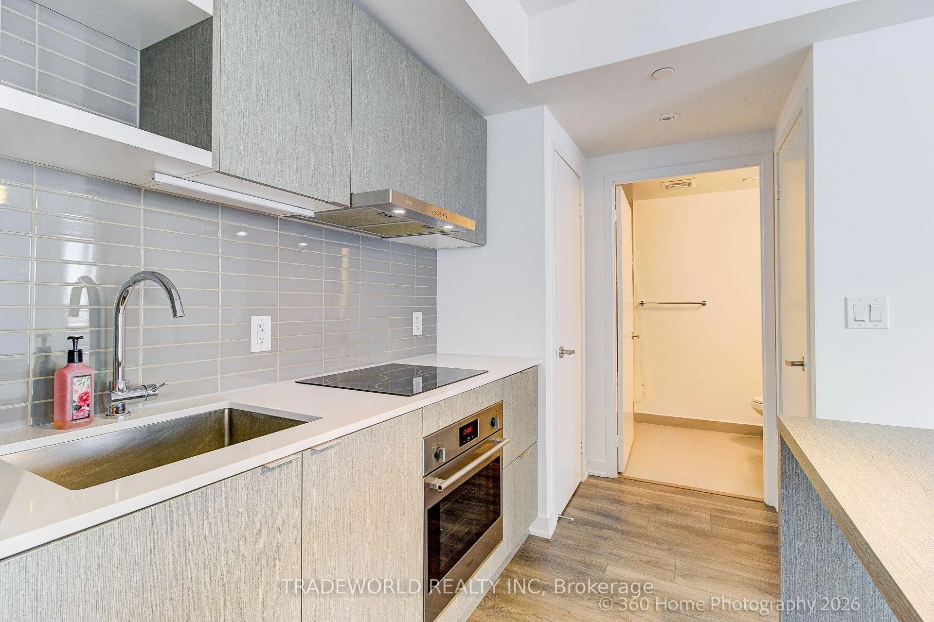 Photo 13 of Unit 4706, 100 Harbour Street, Toronto, Waterfront Communities — HOMEH