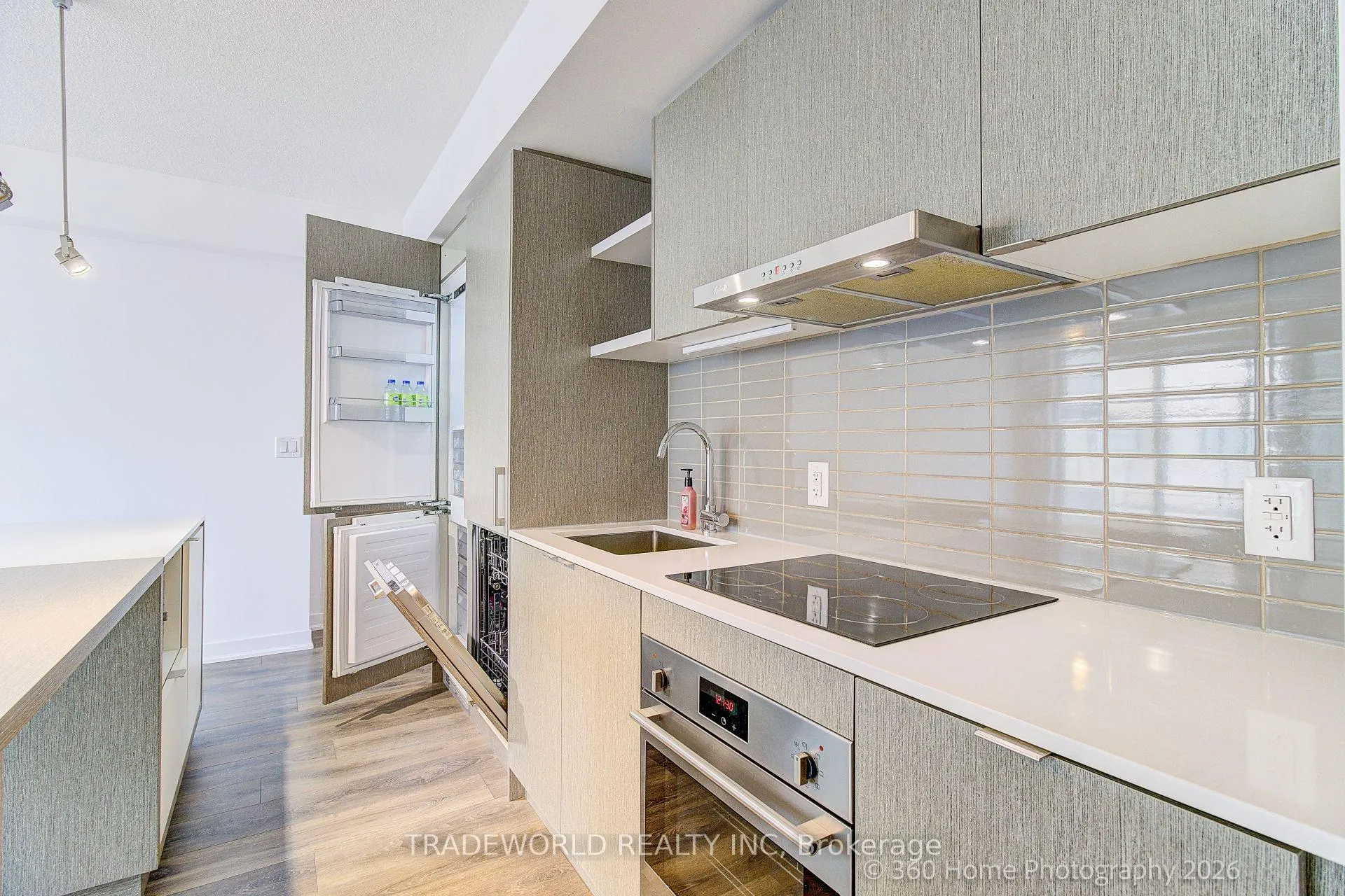 Photo 19 of Unit 4706, 100 Harbour Street, Toronto, Waterfront Communities — HOMEH