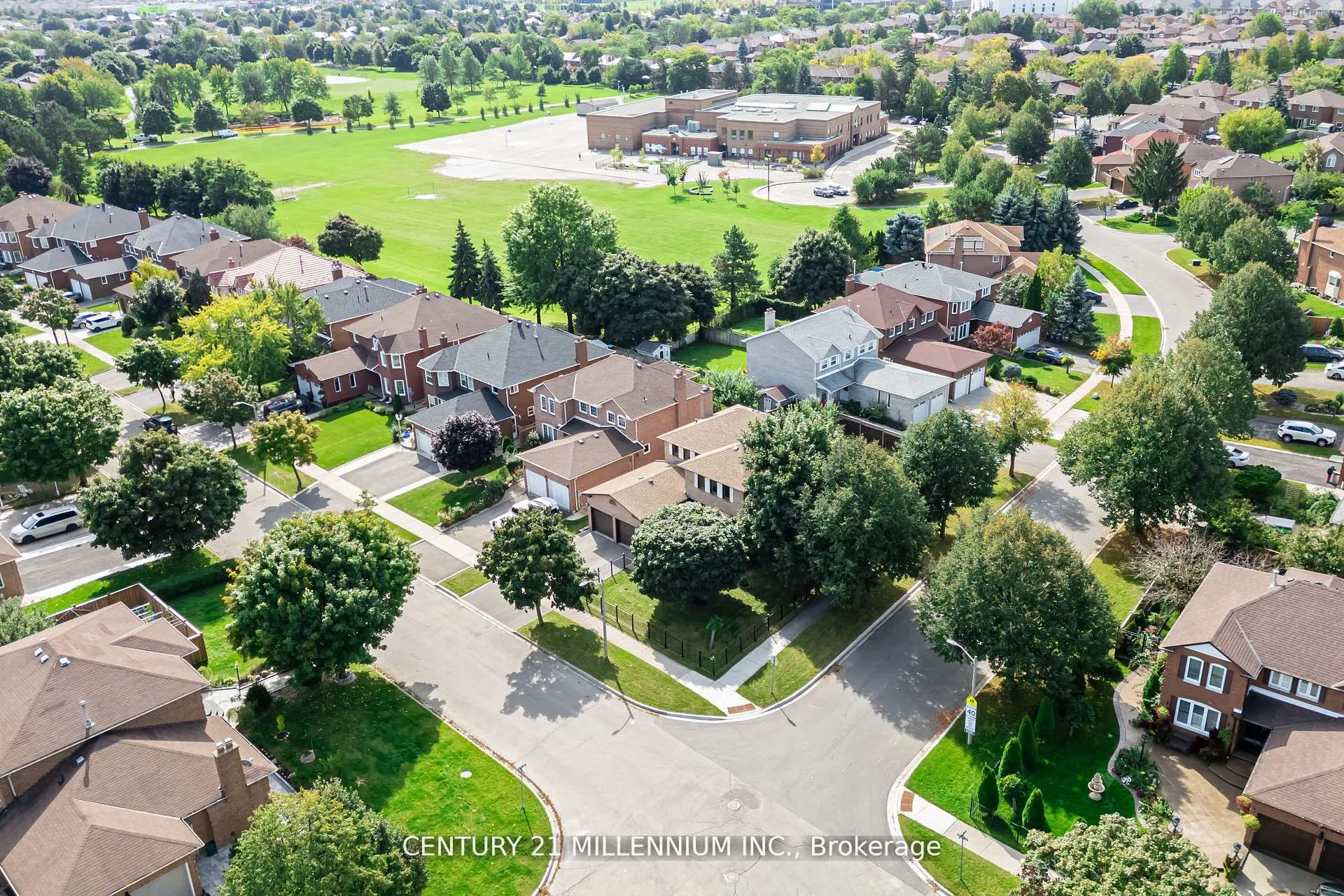 Photo 1 of 10 Phelps Drive, Brampton, Northwood Park — HOMEH
