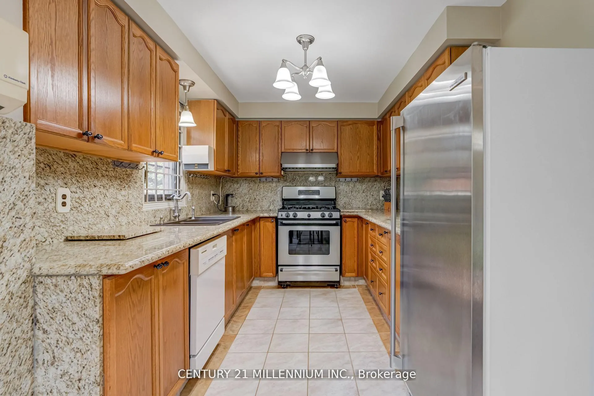 Photo 10 of 10 Phelps Drive, Brampton, Northwood Park — HOMEH