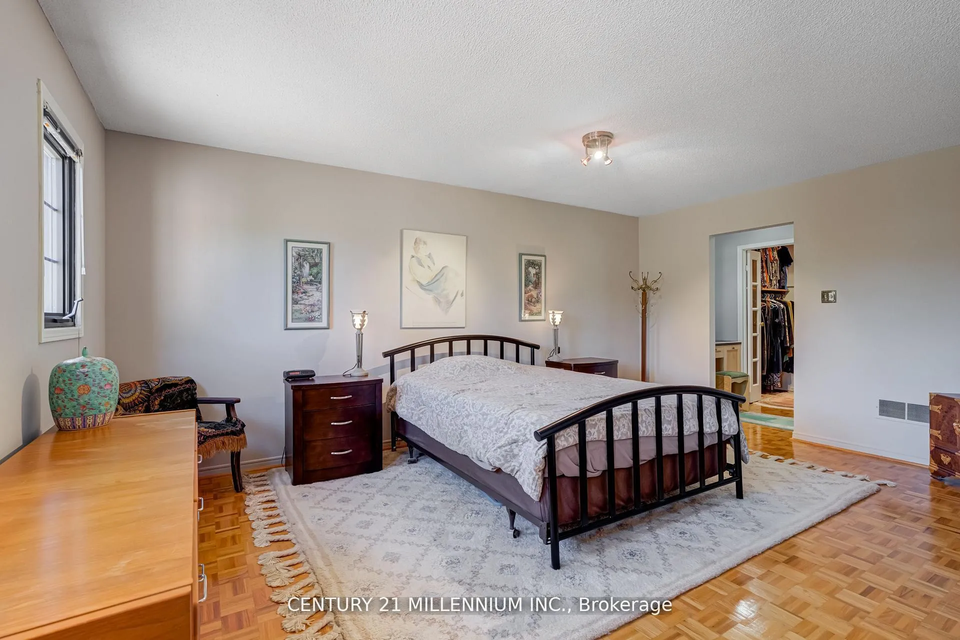 Photo 17 of 10 Phelps Drive, Brampton, Northwood Park — HOMEH
