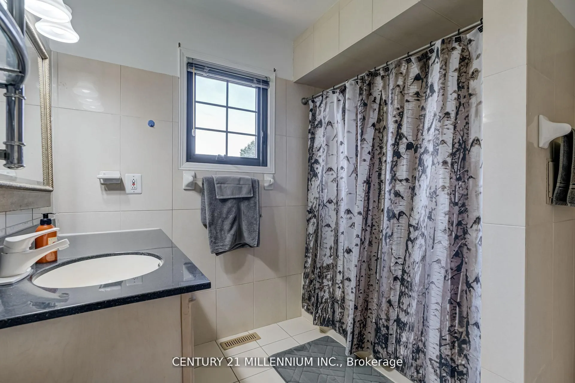 Photo 22 of 10 Phelps Drive, Brampton, Northwood Park — HOMEH