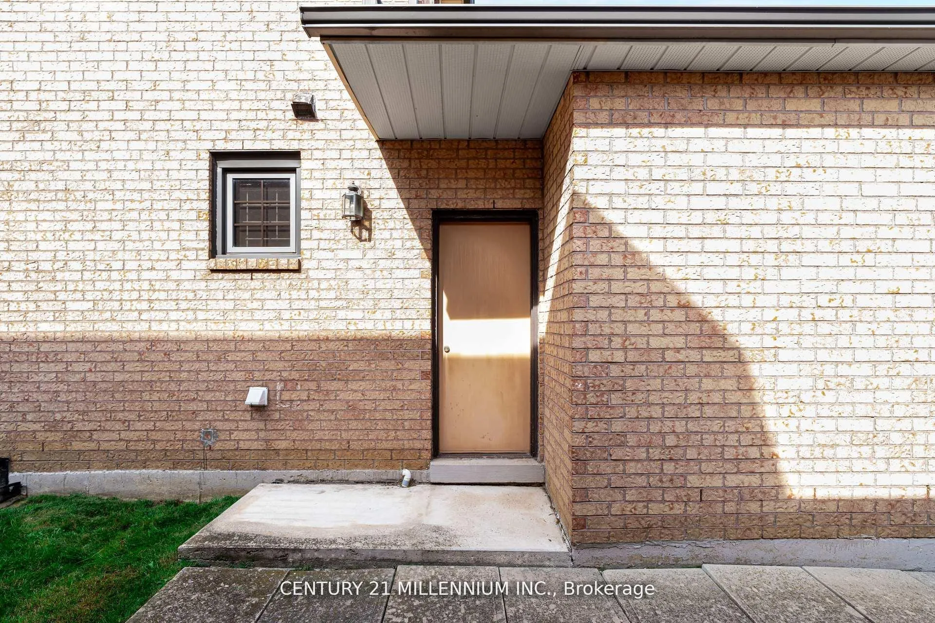 Photo 28 of 10 Phelps Drive, Brampton, Northwood Park — HOMEH