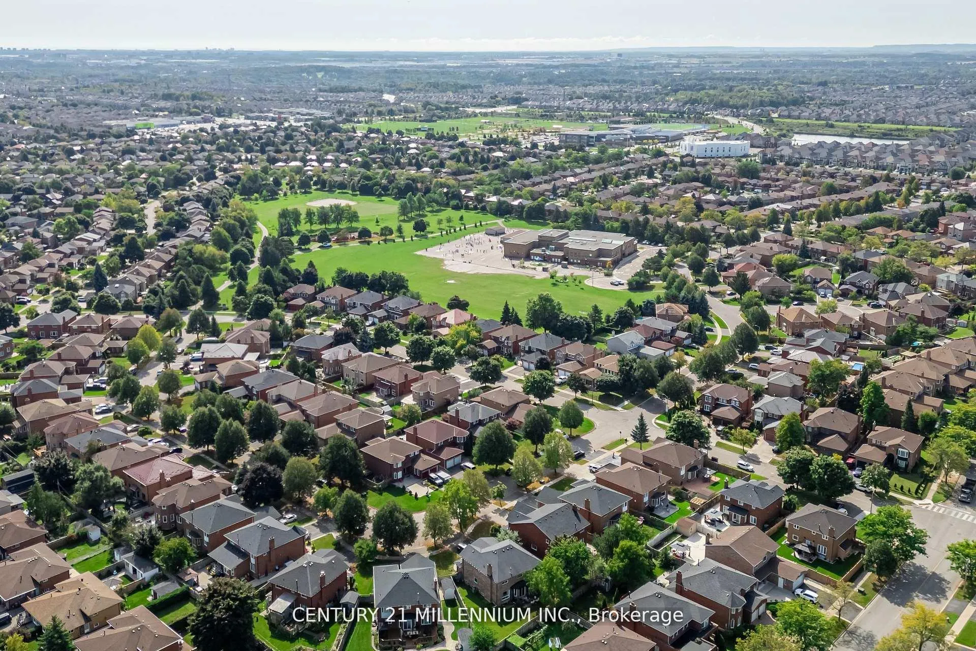 Photo 29 of 10 Phelps Drive, Brampton, Northwood Park — HOMEH