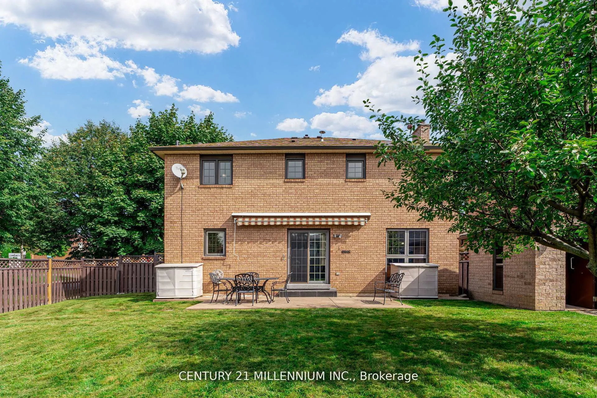 Photo 34 of 10 Phelps Drive, Brampton, Northwood Park — HOMEH