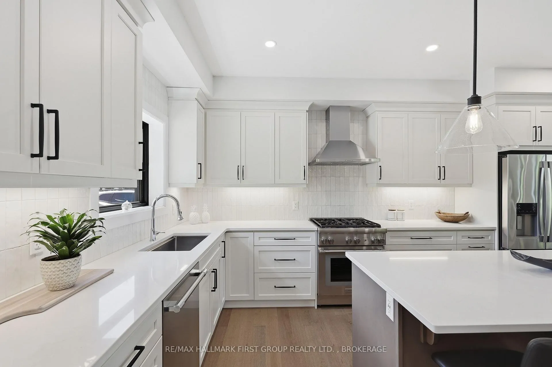 Photo 5 of 4802 Plumb Lane, Frontenac, Frontenac South — HOMEH
