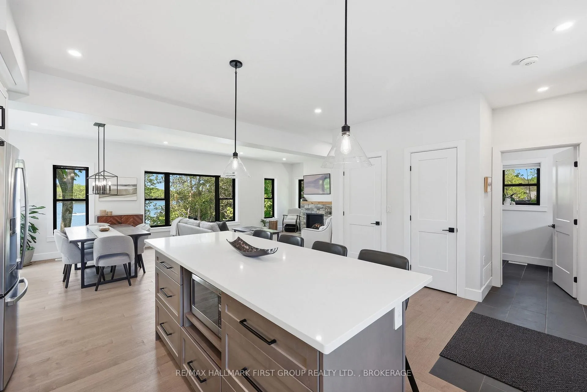 Photo 8 of 4802 Plumb Lane, Frontenac, Frontenac South — HOMEH