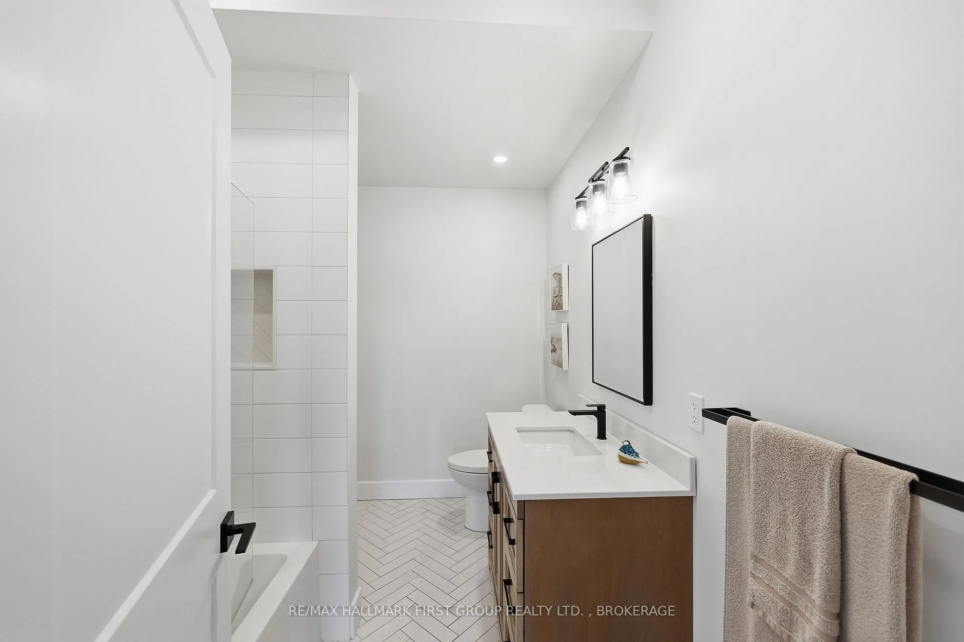 Photo 26 of 4802 Plumb Lane, Frontenac, Frontenac South — HOMEH