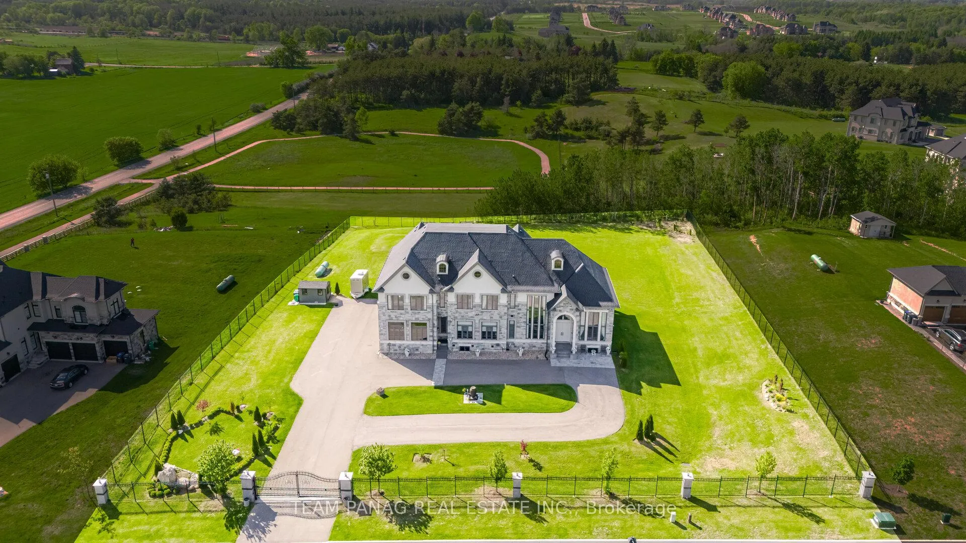 Photo 2 of 20 Stinson Street, Caledon, Palgrave — HOMEH