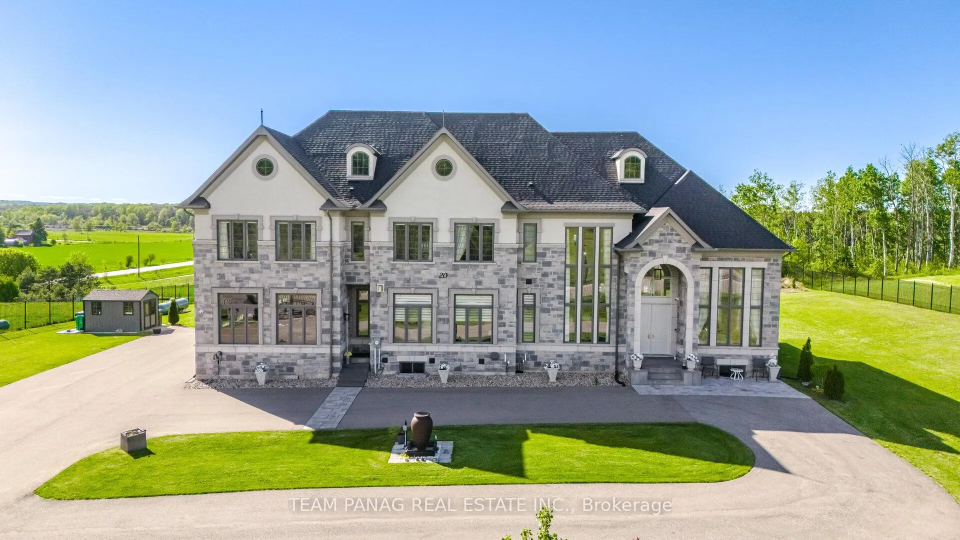 Photo 3 of 20 Stinson Street, Caledon, Palgrave — HOMEH