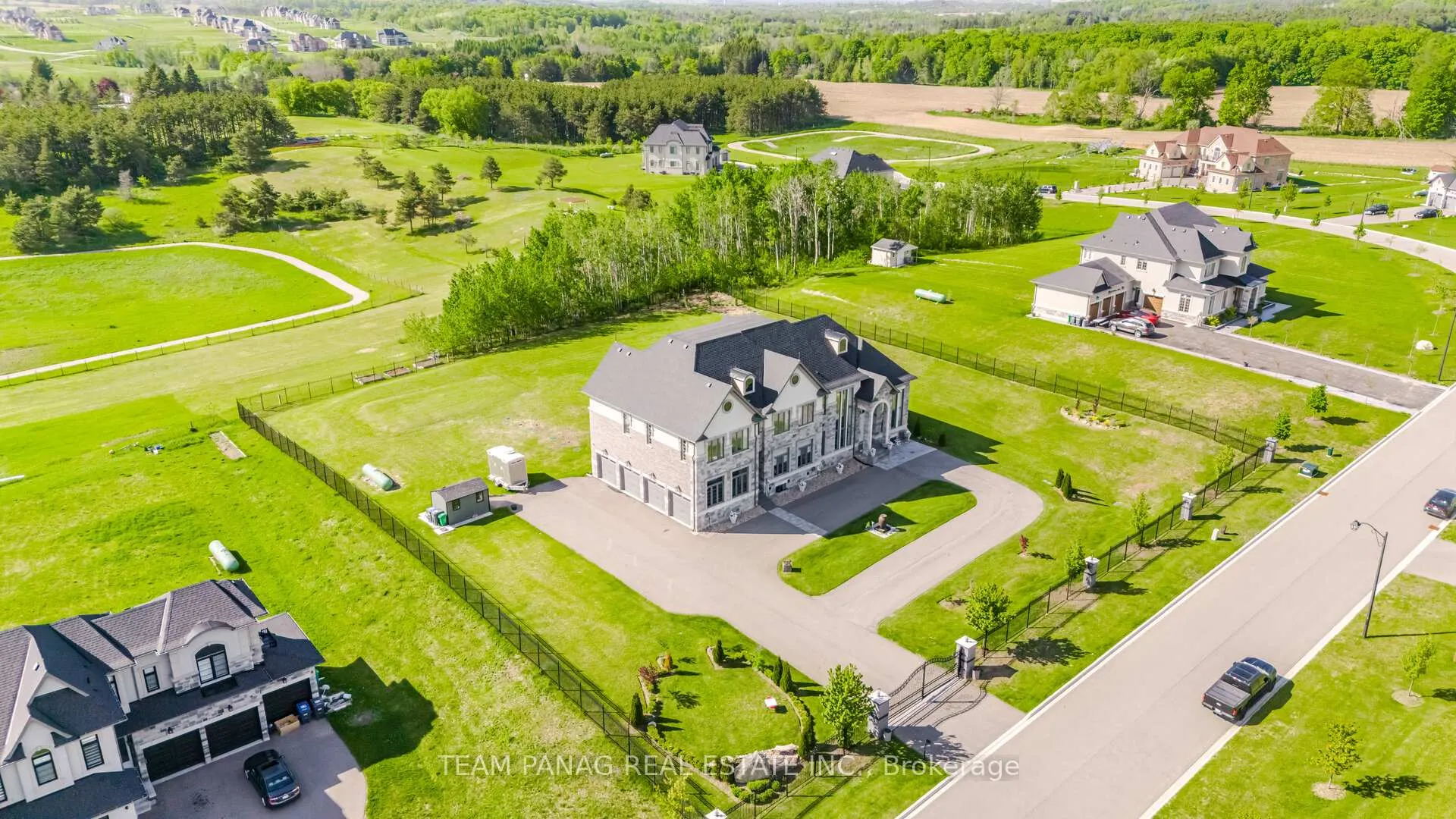 Photo 5 of 20 Stinson Street, Caledon, Palgrave — HOMEH