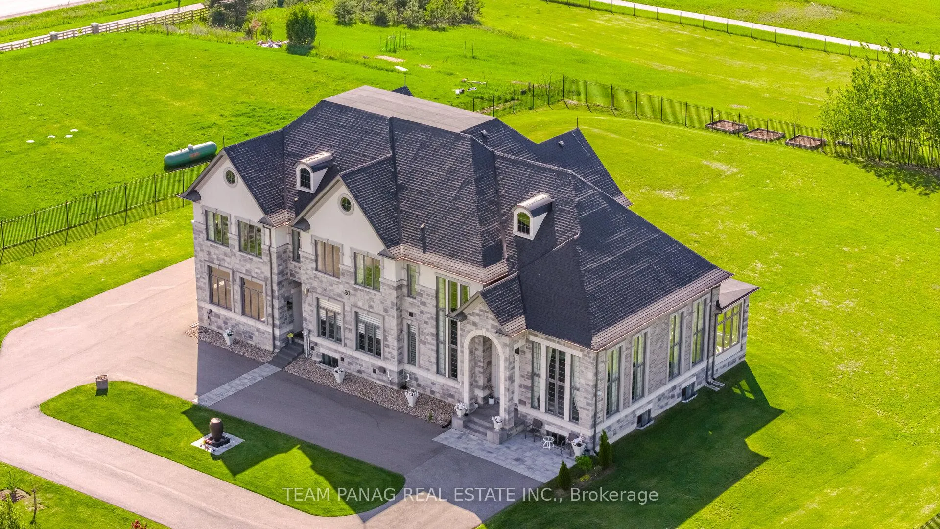 Photo 9 of 20 Stinson Street, Caledon, Palgrave — HOMEH