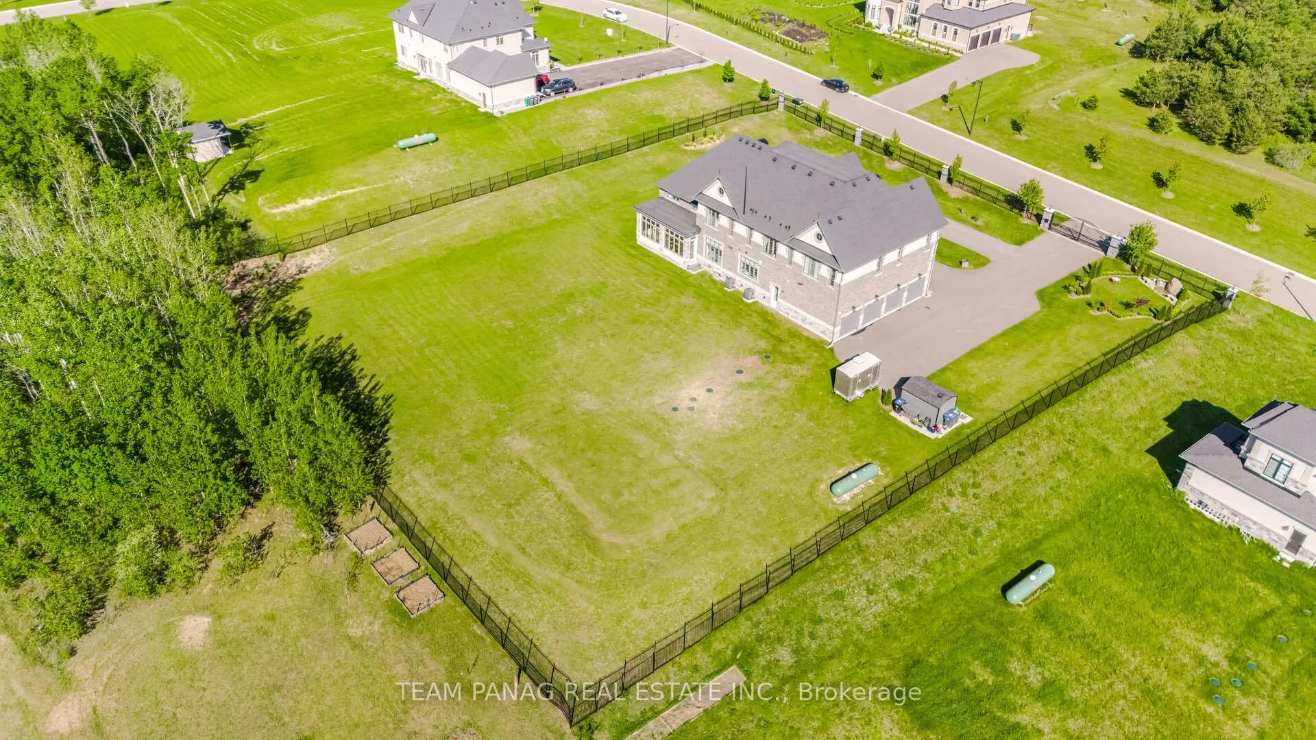 Photo 51 of 20 Stinson Street, Caledon, Palgrave — HOMEH