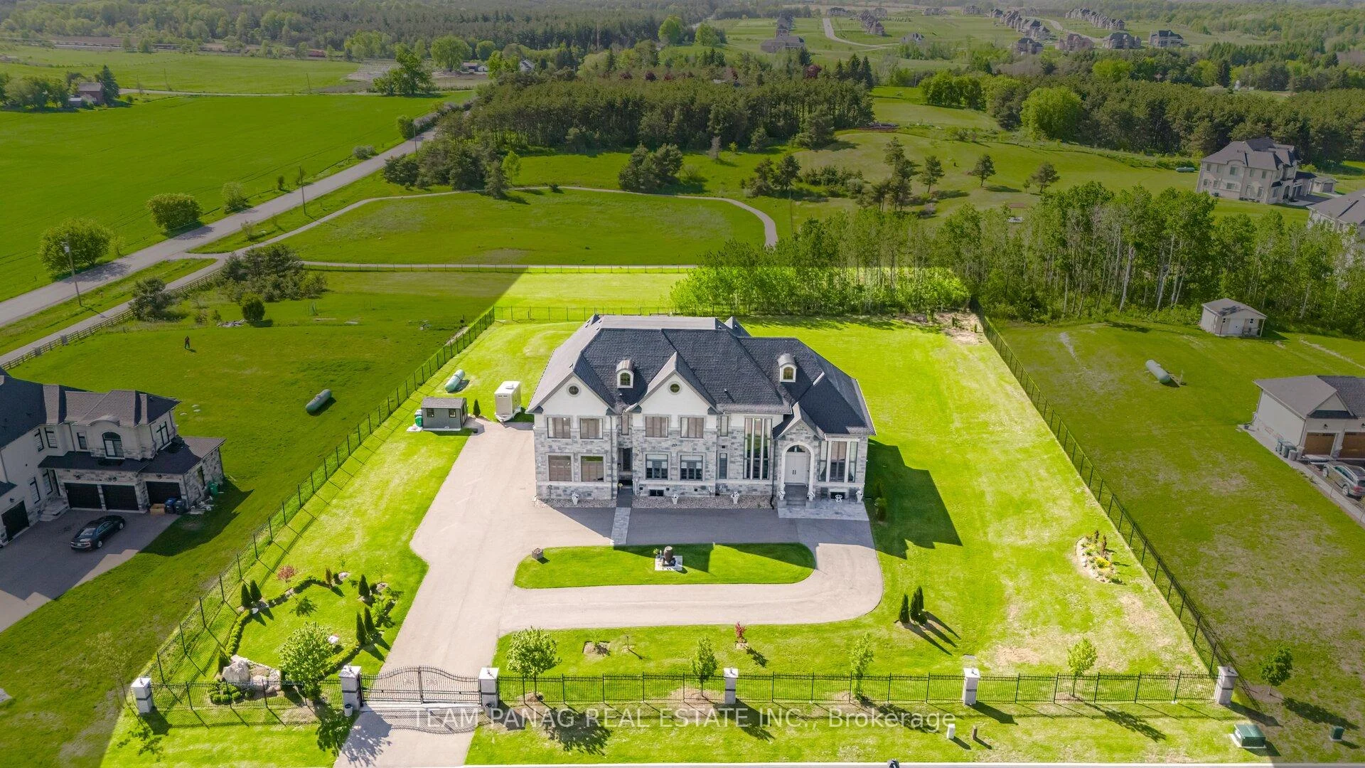Photo 1 of 20 Stinson Street, Caledon, Palgrave — HOMEH
