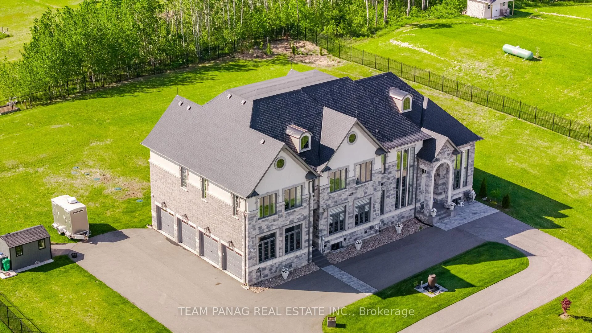 Photo 8 of 20 Stinson Street, Caledon, Palgrave — HOMEH