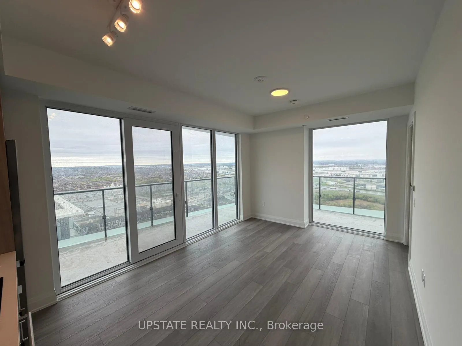 Photo 2 of Unit 2809, 15 Skyridge Drive, Brampton, Bram East — HOMEH