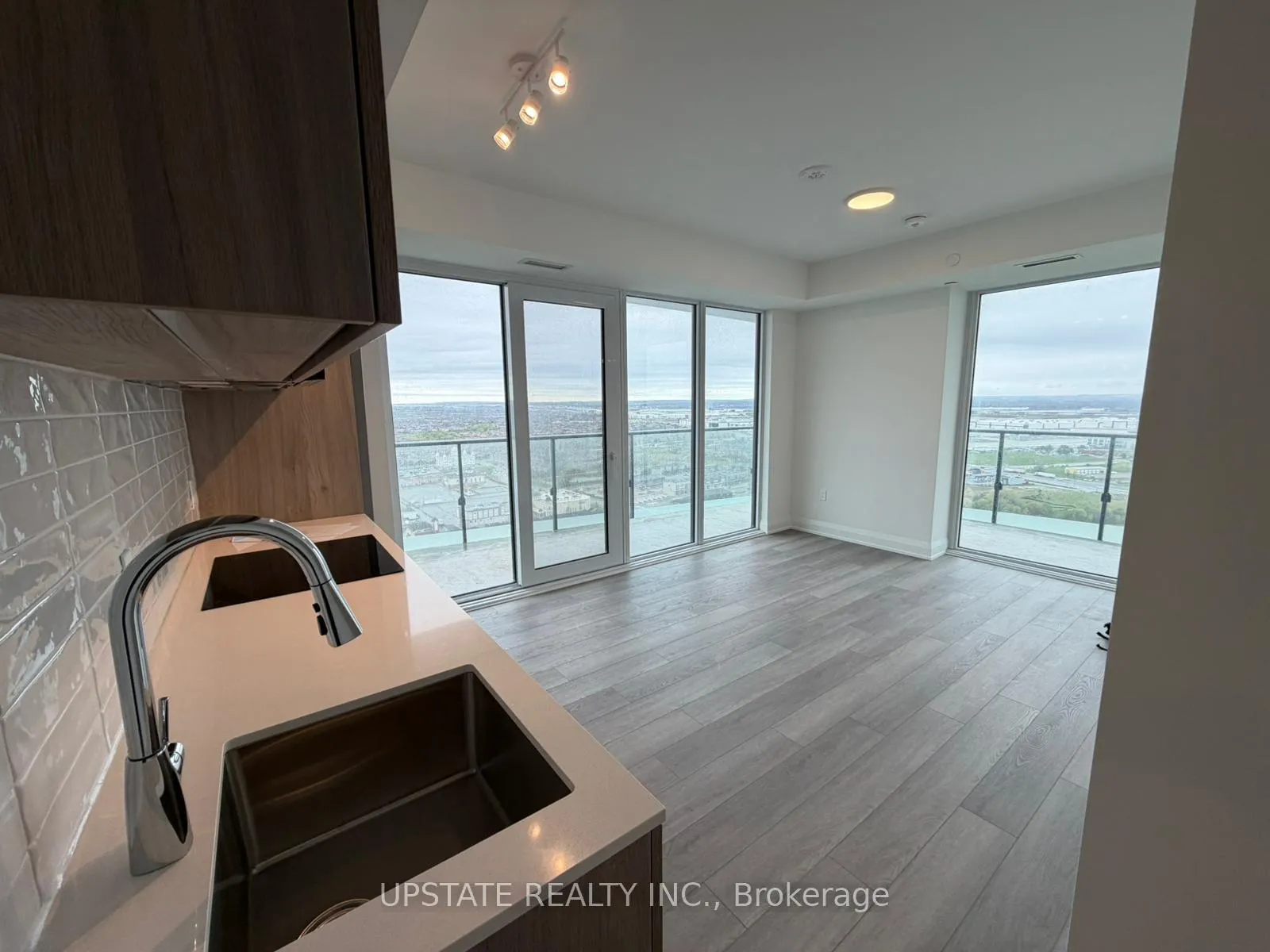 Photo 6 of Unit 2809, 15 Skyridge Drive, Brampton, Bram East — HOMEH