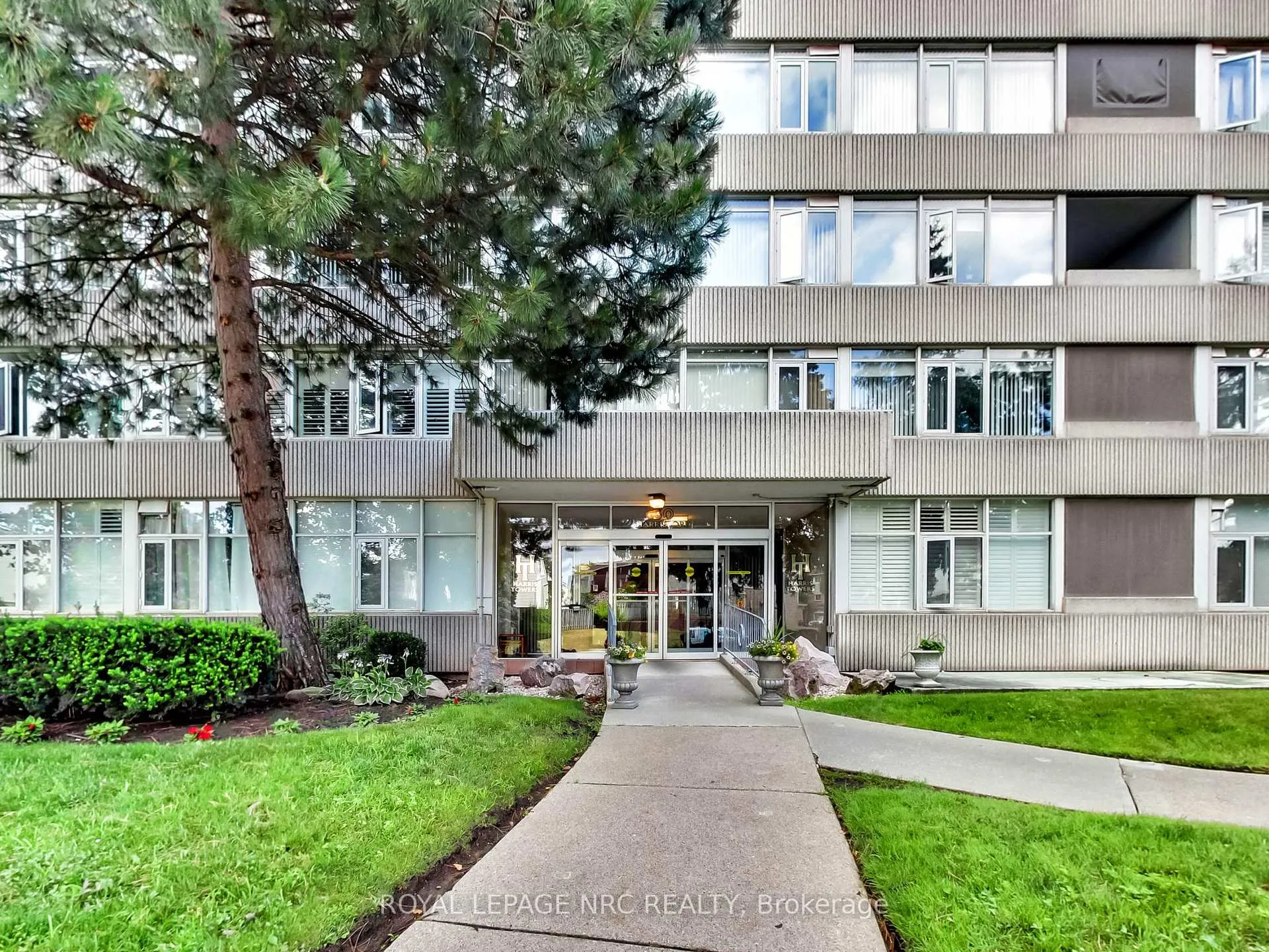 Photo 2 of Unit 405, 30 Harrisford Street, Hamilton, Red Hill — HOMEH