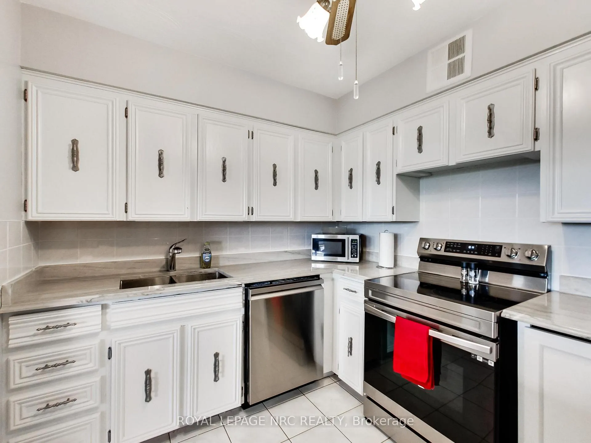 Photo 26 of Unit 405, 30 Harrisford Street, Hamilton, Red Hill — HOMEH