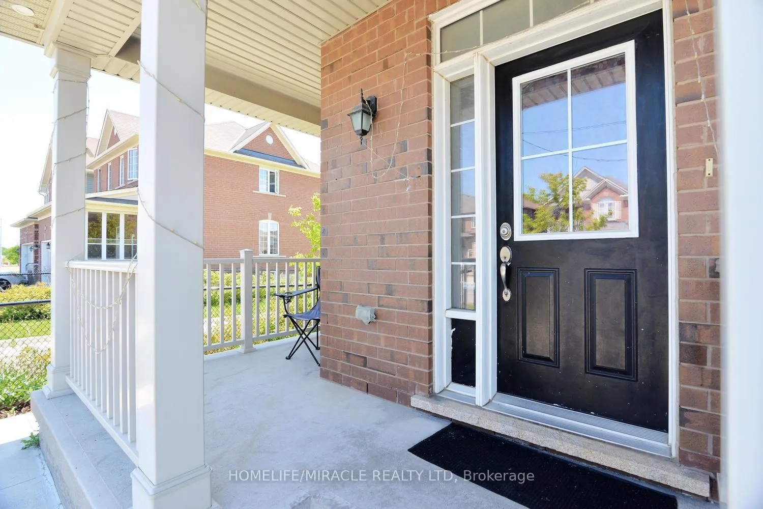 Photo 3 of 8 Robert Parkinson Drive, Brampton, Northwest Brampton — HOMEH